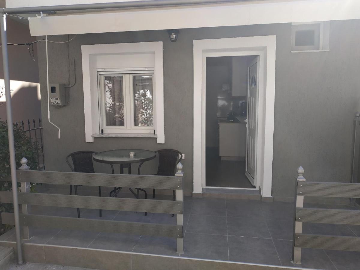 Agelikis' Apartments Nea Kallikrateia Bagian luar foto