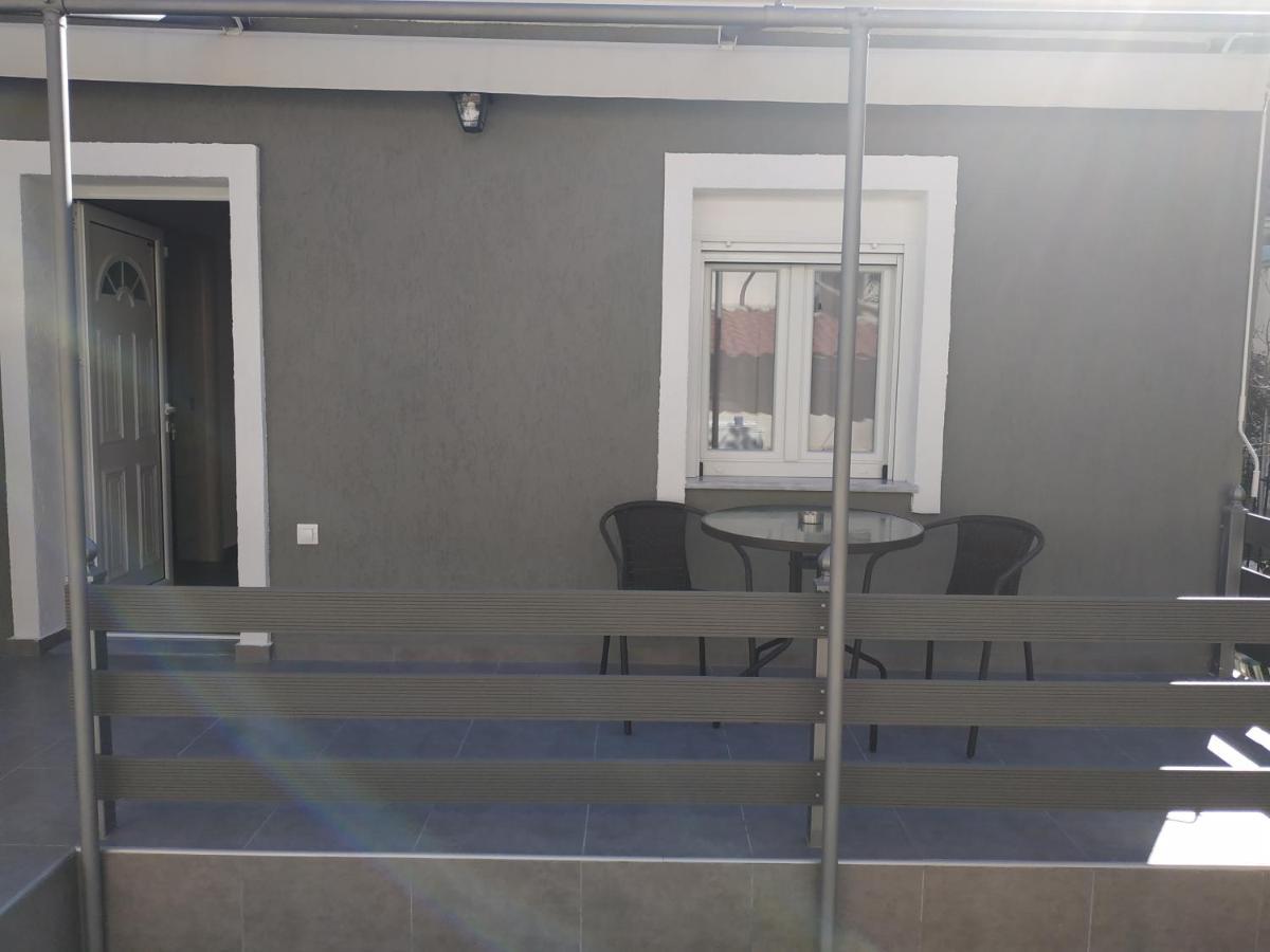 Agelikis' Apartments Nea Kallikrateia Bagian luar foto